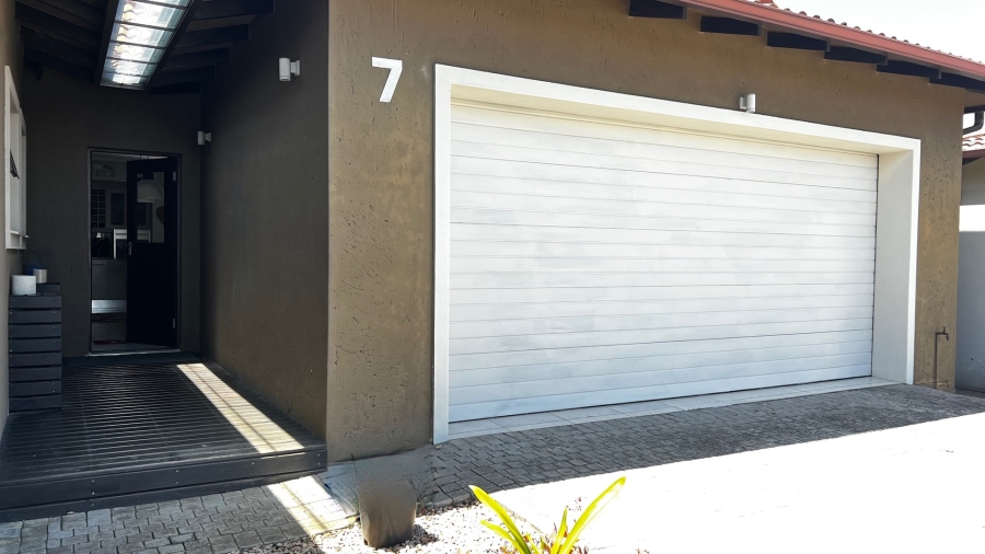 3 Bedroom Property for Sale in Earls Court Lifestyle Estate Western Cape